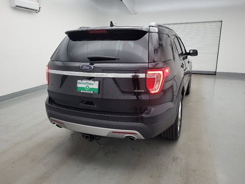 Used 2017 Ford Explorer XLT w/ Equipment Group 201A AWD/4WD image 7