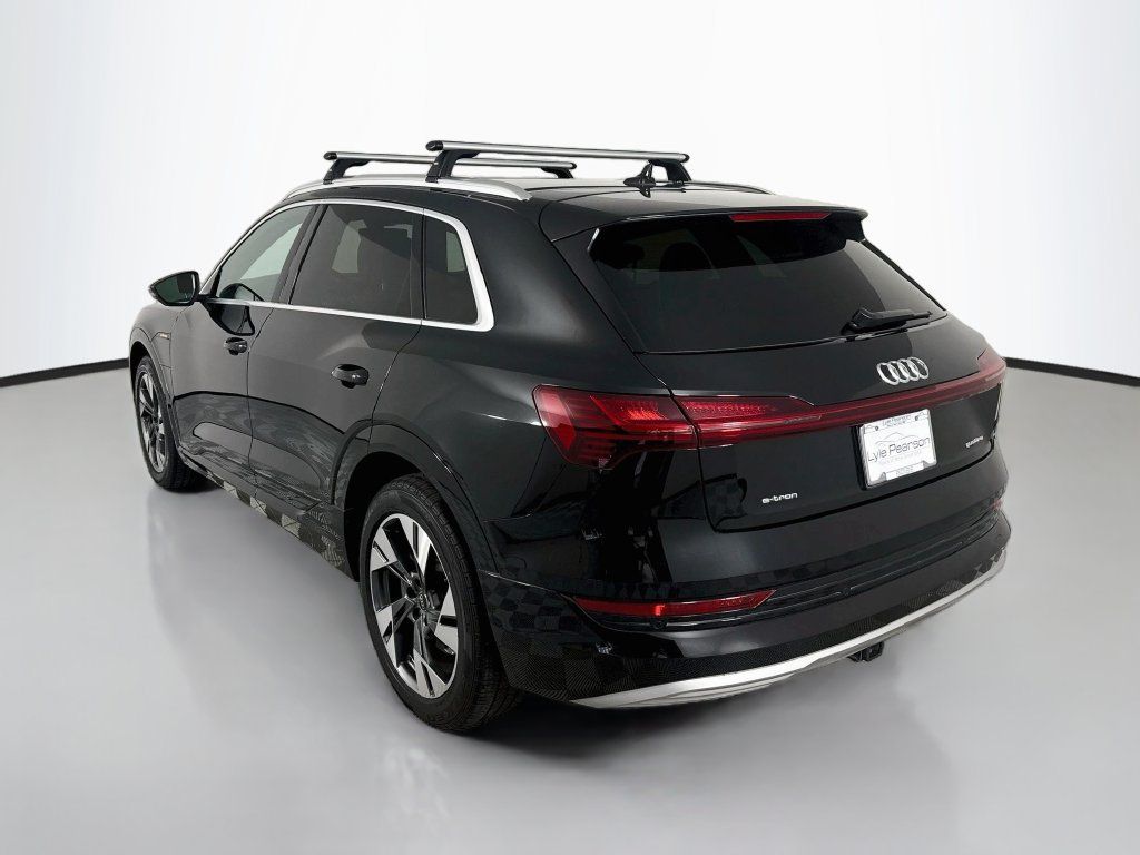 Used 2022 Audi e-tron Premium Plus AWD/4WD image 3
