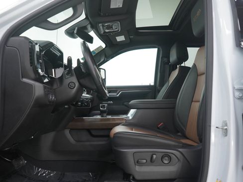 Used 2023 Chevrolet Silverado 1500 High Country image 23