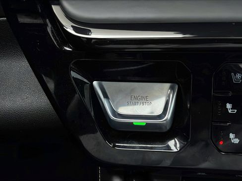 Used 2025 GMC Sierra 2500 AT4X w/ AT4X AEV Edition image 18