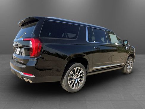 New 2026 GMC Yukon XL Denali w/ Sun & Power Step Package image 8