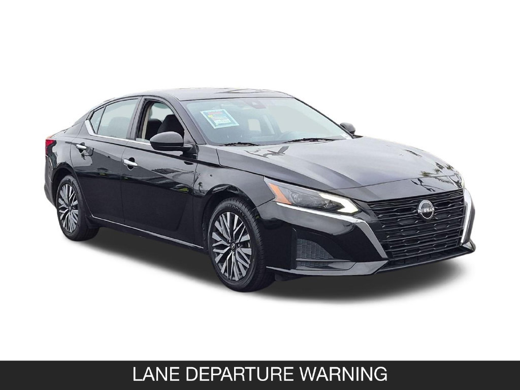 Used 2024 Nissan Altima 2.5 SV FWD image 2