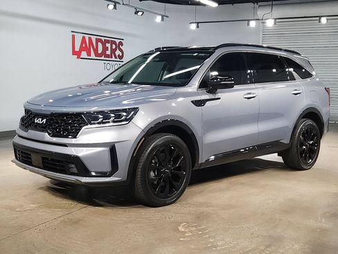 Used 2023 Kia Sorento SX AWD/4WD image 3