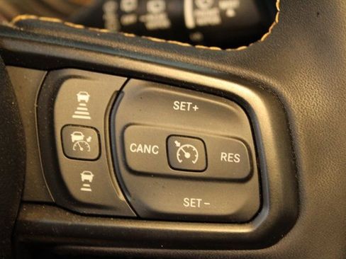 Used 2024 Jeep Wrangler Sport image 19