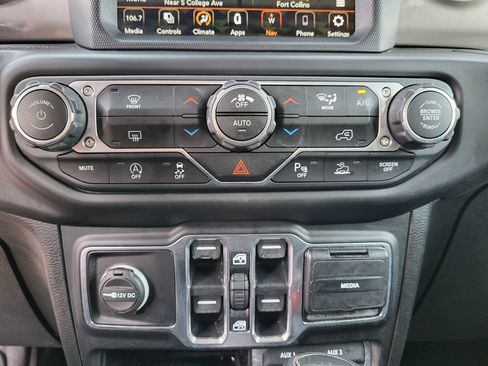 Used 2020 Jeep Gladiator Overland AWD/4WD image 21