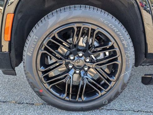 New 2026 Jeep Grand Wagoneer Limited image 13