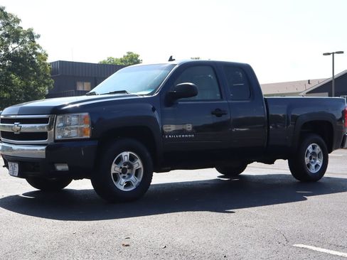 Used 2007 Chevrolet Silverado 1500 LT w/ 1LT Convenience Package image 11
