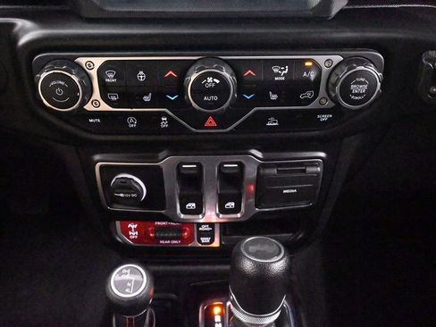Used 2022 Jeep Wrangler Rubicon w/ Cold Weather Group AWD/4WD image 31