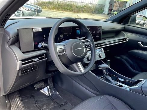 New 2025 Hyundai Santa Cruz SE image 6