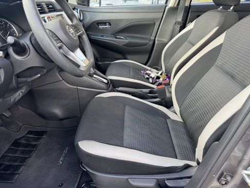 Used 2021 Nissan Versa SV image 19