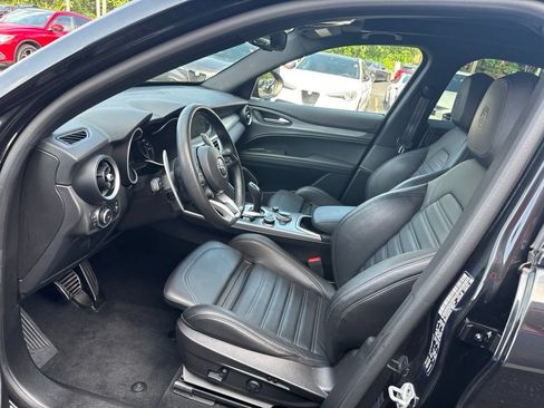 Used 2023 Alfa Romeo Stelvio Veloce AWD/4WD image 27