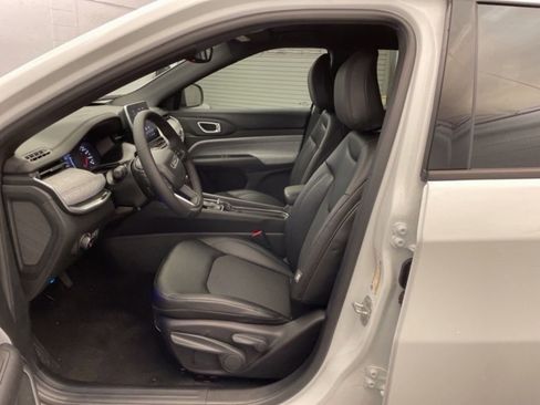 New 2026 Jeep Compass Latitude image 15