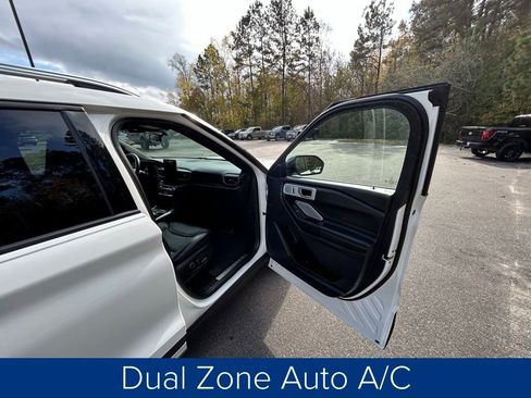 Used 2020 Ford Explorer Platinum w/ Premium Technology Package image 26