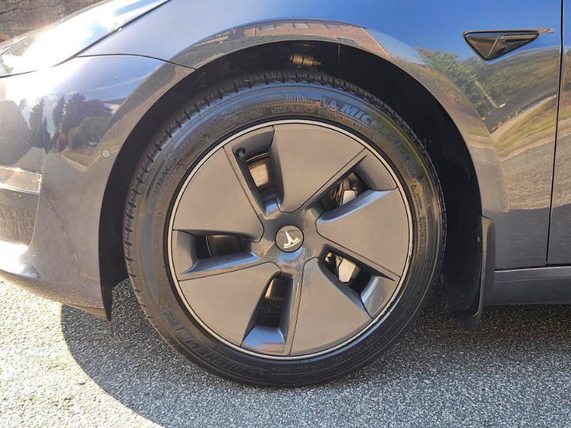 Used 2022 Tesla Model 3 RWD image 17