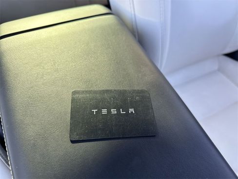 Used 2023 Tesla Model Y Long Range image 27