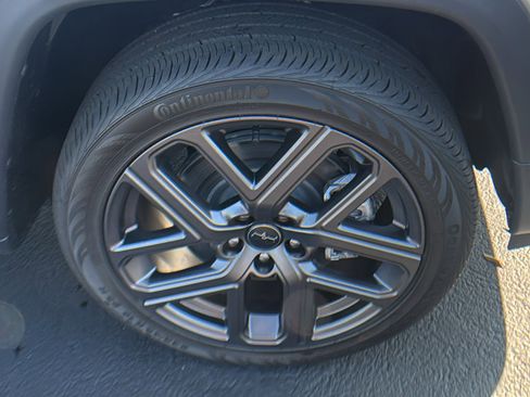 New 2026 Jeep Compass Limited image 9