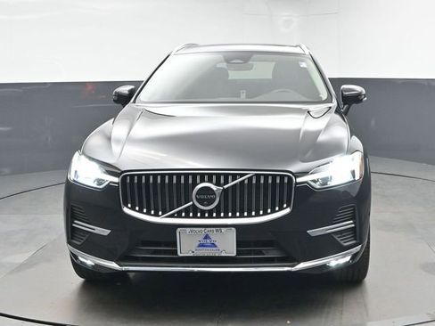 Used 2023 Volvo XC60 B5 Plus w/ Climate Package image 3