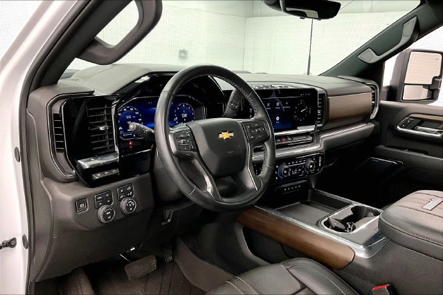 Used 2024 Chevrolet Silverado 3500 High Country w/ High Country Premium Package AWD/4WD image 17