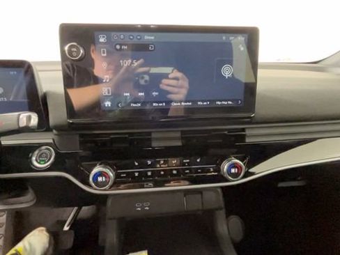 Used 2025 Honda Prologue Eco image 32