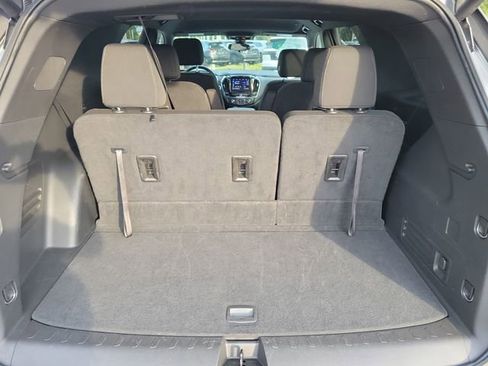 Certified 2023 Chevrolet Traverse LT FWD image 9