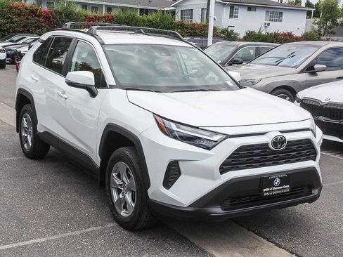 Used 2023 Toyota RAV4 XLE FWD image 3