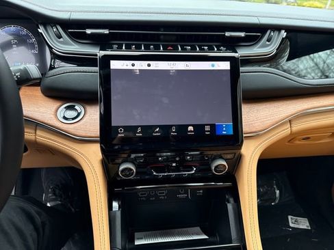 New 2025 Jeep Grand Cherokee Summit AWD/4WD image 22