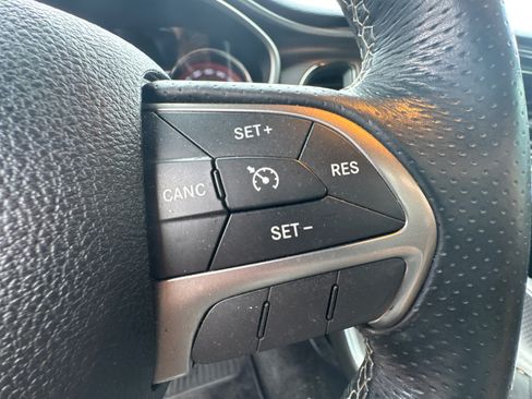Used 2015 Dodge Challenger SRT Hellcat RWD image 24
