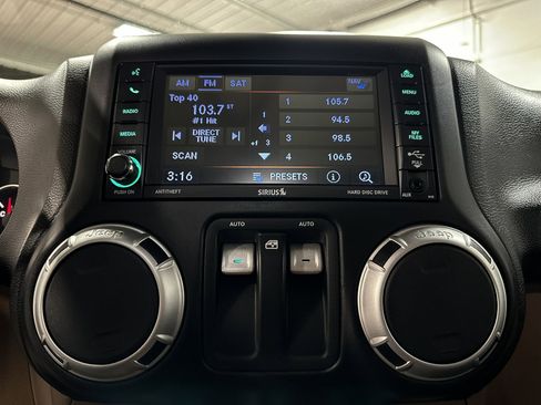 Used 2012 Jeep Wrangler Sahara w/ Trailer Tow Group image 27