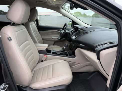 Used 2017 Ford Escape Titanium FWD image 15