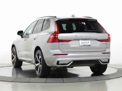 Used 2022 Volvo XC60 B5 R-Design w/ Advanced Package image 6