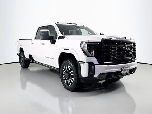 Used 2024 GMC Sierra 3500 Denali Ultimate AWD/4WD image 4
