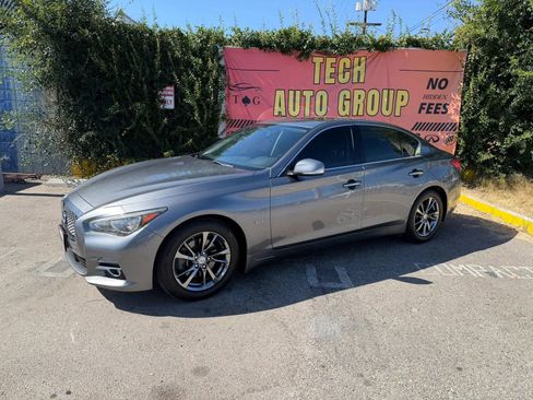 Used 2017 INFINITI Q50 Signature Edition w/ Cargo Package (L95) RWD image 3