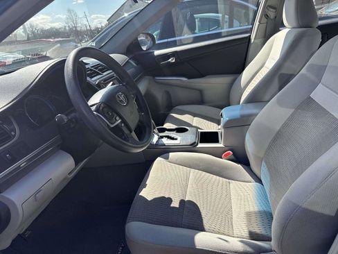 Used 2014 Toyota Camry LE image 12