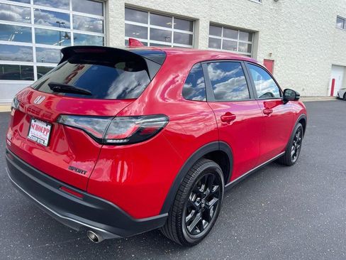 Used 2025 Honda HR-V Sport image 3