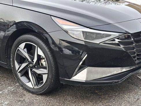 Used 2023 Hyundai Elantra Limited image 12