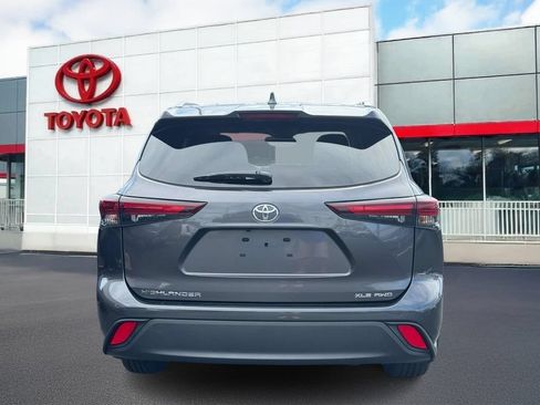 Used 2025 Toyota Highlander XLE AWD/4WD image 5