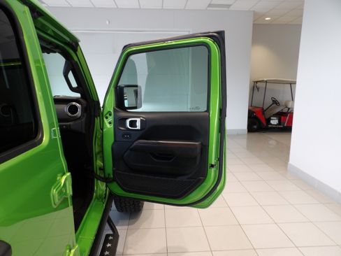 Used 2019 Jeep Wrangler Unlimited Rubicon AWD/4WD image 24