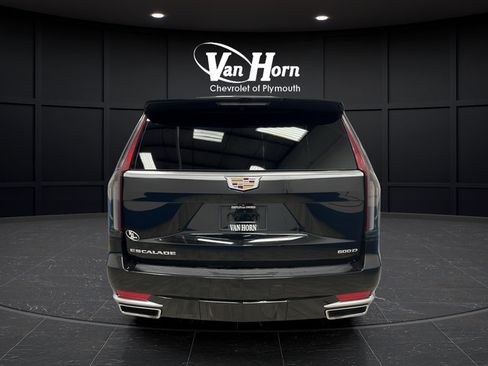 Used 2024 Cadillac Escalade ESV Luxury AWD/4WD image 6