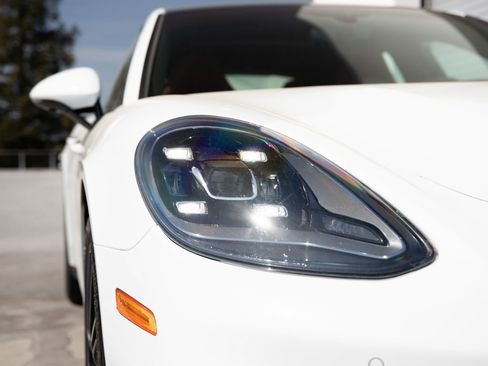 Certified 2023 Porsche Panamera 4 Platinum Edition image 12