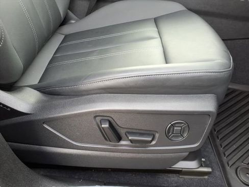 Used 2025 Audi Q5 Premium w/ Convenience Package image 10