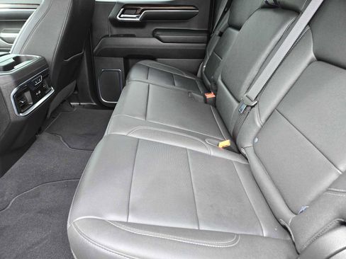 Certified 2024 GMC Sierra 1500 SLT RWD image 30