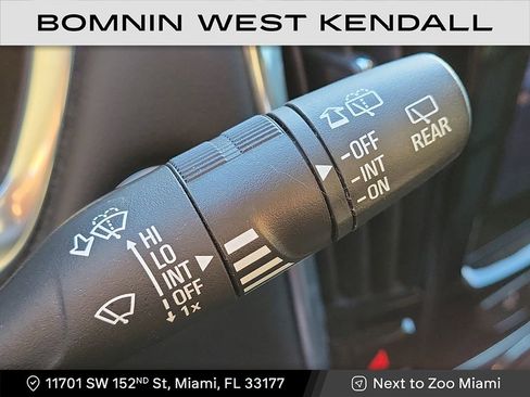 Used 2022 Chevrolet Traverse LT image 14