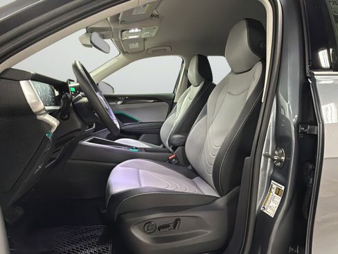 New 2026 Volkswagen Tiguan SE image 16