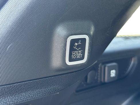 Used 2022 Jeep Grand Cherokee Altitude AWD/4WD image 19