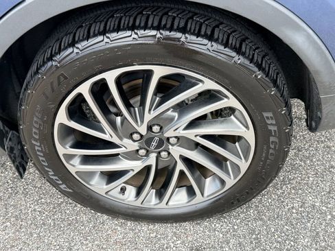 Used 2019 Lincoln Nautilus Reserve image 9