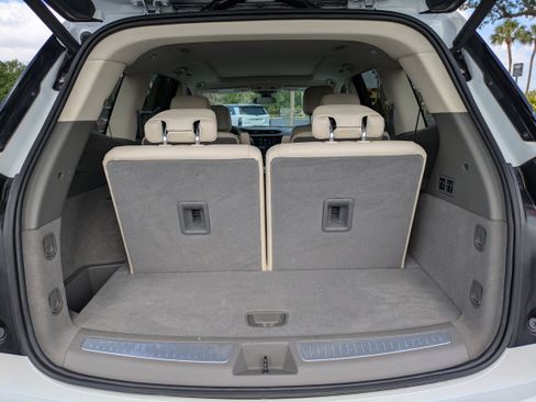 Certified 2023 Cadillac XT6 Premium Luxury image 11