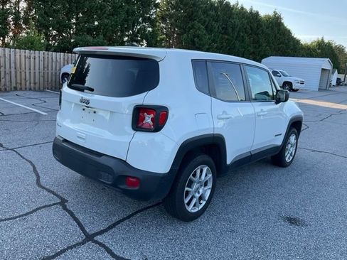 Used 2023 Jeep Renegade Latitude AWD/4WD image 7