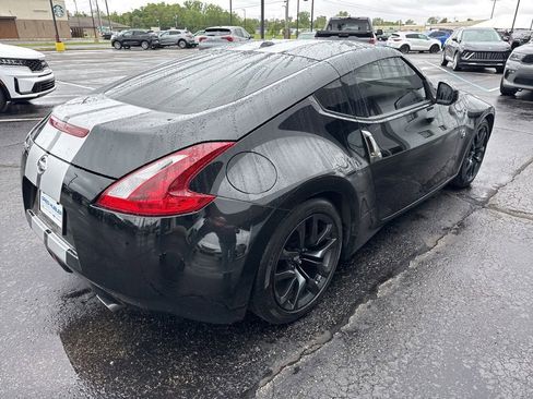 Used 2018 Nissan 370Z Touring RWD image 8