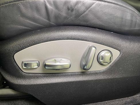 Certified 2022 Porsche Macan AWD/4WD image 17