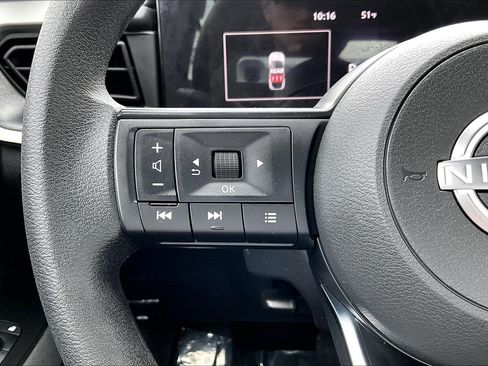 Used 2025 Nissan Kicks S image 10